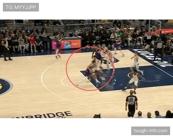 布克季后赛挡拆拉开空间提升投篮效率明显